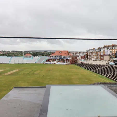 23 Trafalgar Square *