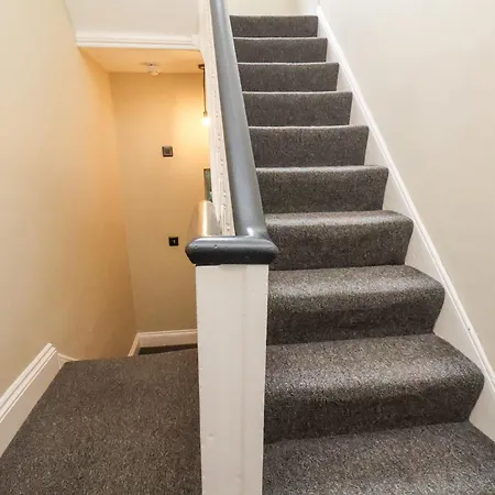 23 Trafalgar Square * Scarborough