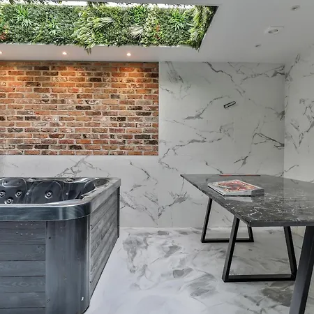 בית נופש 23 Trafalgar Square *