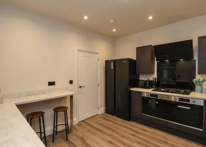 23 Trafalgar Square Scarborough