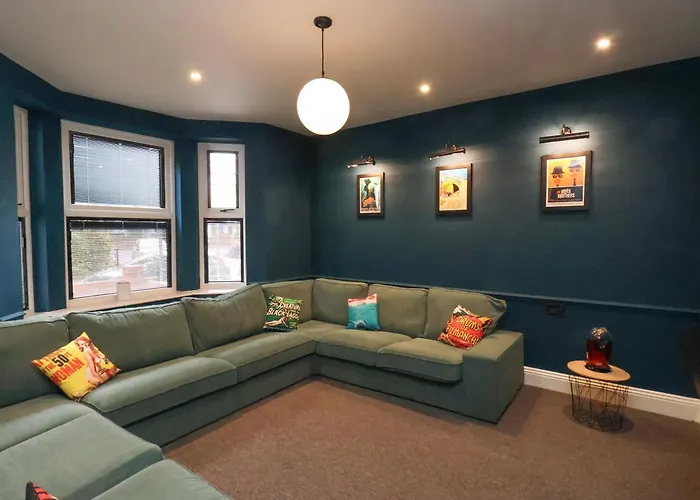 23 Trafalgar Square *