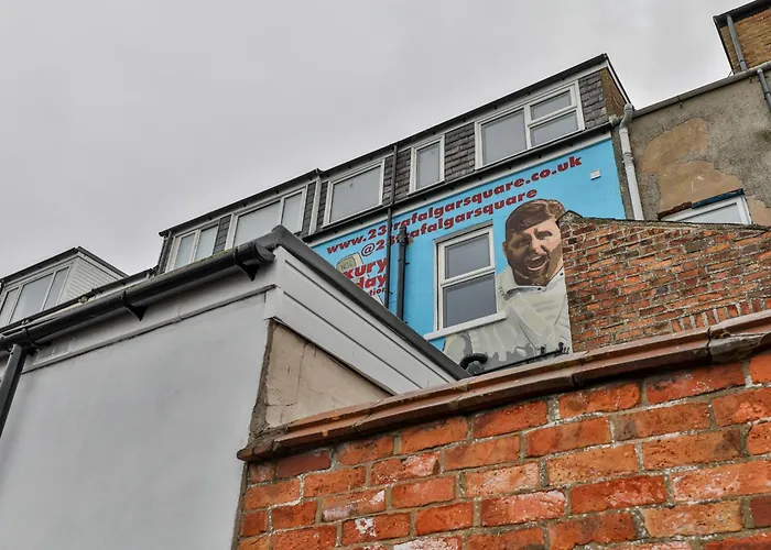 23 Trafalgar Square *