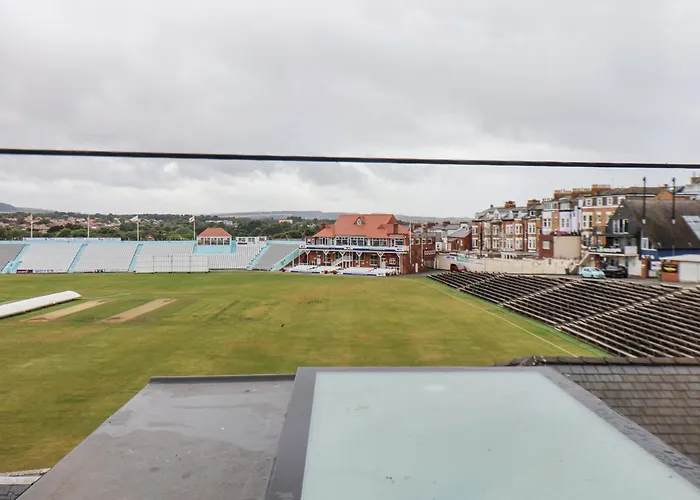 23 Trafalgar Square *