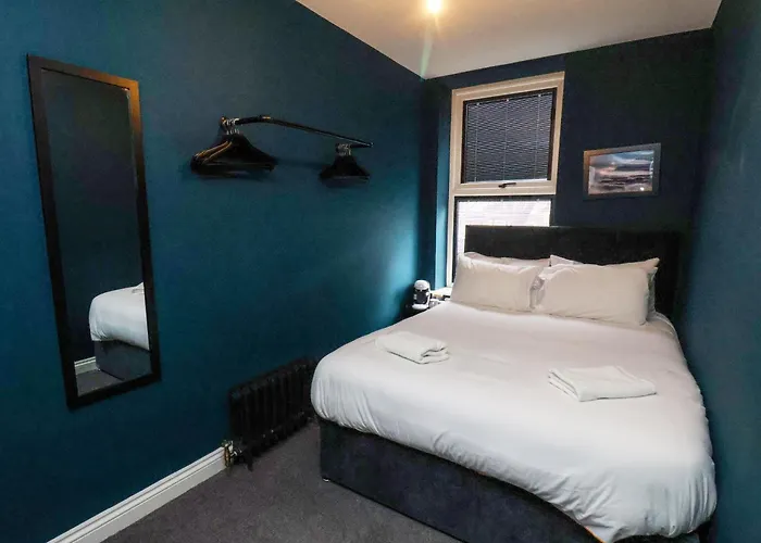 23 Trafalgar Square *