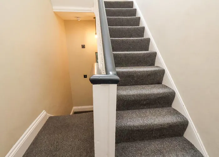 23 Trafalgar Square * Scarborough