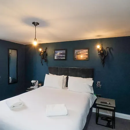 23 Trafalgar Square * スカーバラ