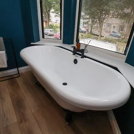 23 Trafalgar Square スカーバラ