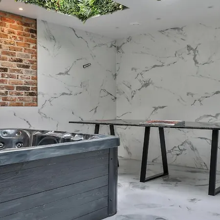 23 Trafalgar Square 別荘 *